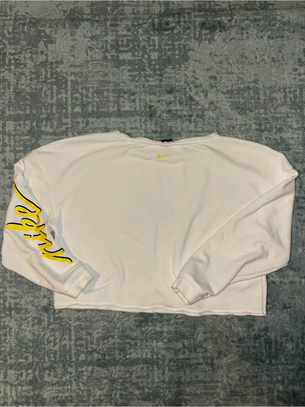 Nike Dri-FIT Cropped White & Yellow Sweatshirt - Picture 4 of 4
